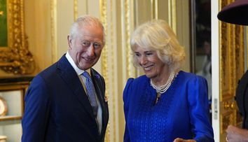 Cum a ajuns regele Charles al III-lea mai bogat decât regina Elisabeta a II-a. Strategia financiară secretă a monarhului britanic
