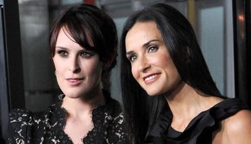 ”Eram prinsă într-un corp care nu mă ajuta”. Fiica lui Demi Moore, dezvăluire recentă. Cum a reacționat mama ei
