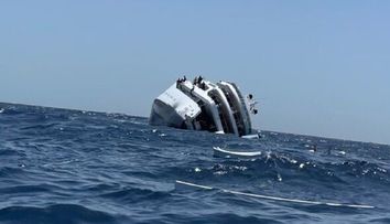 Mărturiile terifiate ale unui turist care a scăpat de pe iahtul de lux răsturnat în Triunghiul Bermudelor din Egipt