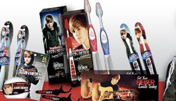 Justin Bieber va canta acum si din gura ta! FOTO