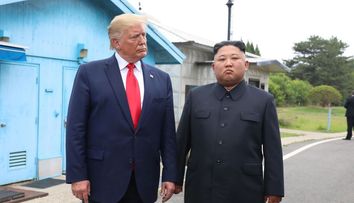 Mesajul lui Kim Jong Un, după ce Donald Trump a fost dus la spital