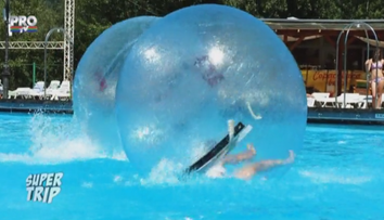 O bila de plastic, o piscina mare si multa ambitie. Cum s-au descurcat concurentii la provocarea lui Andi Vasluianu
