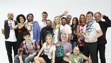 Elena Udrea a cantat la frunza in prima editie ”Land of Jokes” din noul sezon FOTO