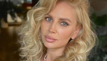 Andreea Bănică, amenințată de un celebru artist, chiar pe scenă. Solista a mers imediat la poliție: „Nu pot să reproduc”