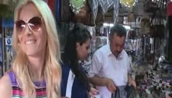 Laura Cosoi stie exact cum sa obtina ce vrea! Vezi cum negociaza la piata:<span style=