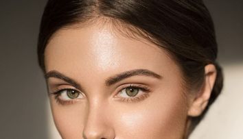 Un model internațional și-a șocat fanii, după ce s-a demachiat. Nimeni nu bănuia cu ce probleme se confruntă