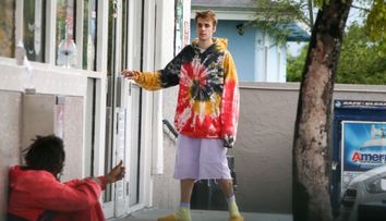 Justin Bieber, darnic cu un cerșetor din Miami. Ce reacție a avut bărbatul după ce a primit 40 de dolari