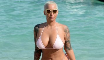 Cu sprancenele blonde e o cu totul alta persoana. Nimeni nu a recunoscut-o pe Amber Rose in cea mai bizara imagine