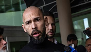 Andrew Tate și-a cumpărat o nouă cetățenie. Controversatul milionar, aflat în arest preventiv, a intrat în posesia „pașaportului de aur”. Cât a plătit