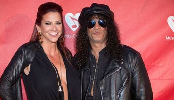 Slash, chitaristul Guns N’Roses, acuzat de nevastă că-și ascunde averea. Cei doi sunt în divorț