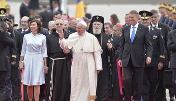 Papa Francisc, vizită istorică în țara noastră: ”Dumnezeu să binecuvânteze România”