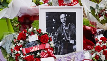 Trupurile neînsuflețite al fraților Jota au ajuns la biserică, înainte de înmormântare. Care a fost reacților fanilor îndurerați
