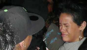 Rihanna, din nou iubita lui Chris Brown si din nou <span style=