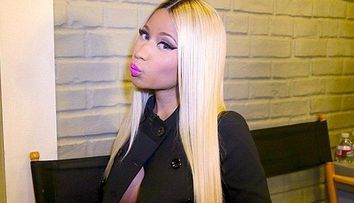 Nicki Minaj, cu sanii la vedere pe strada. Toti au facut ochii mari cand au vazut cat de indecent s-a imbracat cantareata - FOTO