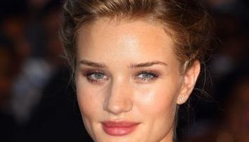 Rosie Huntington-Whiteley i-a dezamagit pe fani: de ce e ceruta Megan Fox inapoi in Transformers