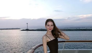 Irina Columbeanu rupe tăcerea despre iubitul din America, la scurt timp după ce a revenit în România. Tatăl ei speră să își găsească fericirea: „Sunt deschisă”