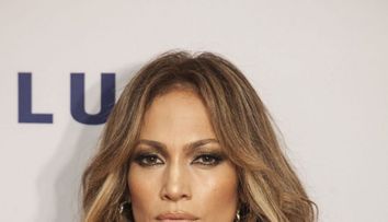Diferenta uriasa pe care o fac extensiile de par. Paparazii au surprins cum arata parul natural al lui Jennifer Lopez