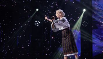 Românii au talent, 28 martie 2025. Cristina Zagorodnii, o antreprenoare de 34 de ani a ridicat sala în picioare cu o piesă pupulară. Povestea ei de viață te emoționează până la lacrimi