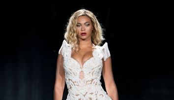 Incident de cosmar pentru Beyonce, pe scena. Ce i-a facut un fan cantaretei in timpul spectacolului