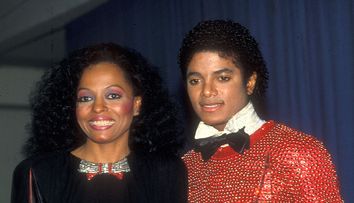 Incredibil cum arată Diana Ross la 82 de ani! Legendara artistă care a ocupat un loc special în inima lui Michael Jackson, surprinsă de paparazzi la cumpărături