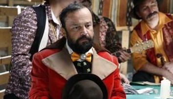 “Land of Jokes” si “Serviciul Roman de Comedie”, fruntasii umorului la Pro Tv