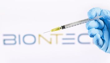 BioNTech a anunțat că se studiază aplicarea tehnologiei ARNm de la vaccinurile COVID-19 în tratarea sclerozei multiple