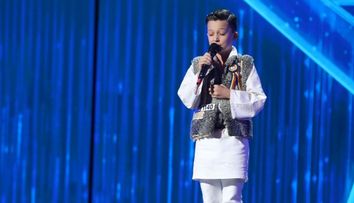 Românii au talent 2020: Sabin Afilipoaei, concurentul de 10 ani care i-a emoționat pe toți cu vocea sa