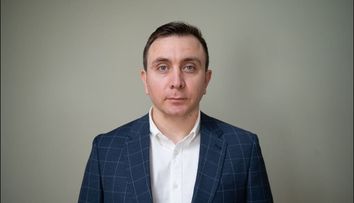 Șef sub acoperire episodul 9. Transformare totală de look pentru Alexandru Lascăr, proprietarul Stay Fit Gym