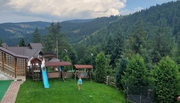 Vacanță în Arieșeni, munții Apuseni: peisaje ca-n povești, mâncare mai bună ca la mama acasă și obiective de neratat