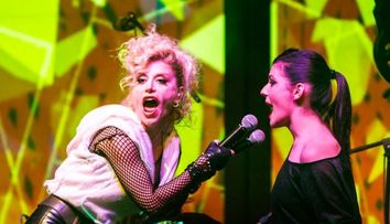 Loredana a luat-o cu ea in concert pe Ana Maria Alexie, fosta concurenta la 