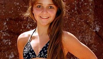 In club de la 7 ani, fotografii sexy la 12 ani, insarcinata la 15 ani: 