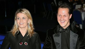 „Nu poți ști sigur dacă înțelege totul, pentru că nu poate spune nimănui”. Cel mai recent anunț despre starea de sănătate a lui Michael Schumacher. Legendarul pilot nu este imobilizat la pat