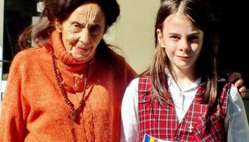 Emoții mari pentru cea mai bătrână mamă din România! Adriana Iliescu stă cu sufletul la gură! Fiica ei este studentă la două facultăți:„Eliza este în sesiune acum!
