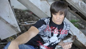 Dima - un moldovean care cucereste Romania cu “La-La Band”