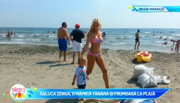 Raluca Zenga, o mamica tanara si frumoasa la plaja
