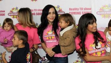 Nadya Suleman, celebra “octomama”, la plimbare cu toata familia FOTO