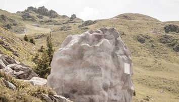 La prima vedere pare doar o roca imensa, insa adevarul este altul. Ce secret ascunde de fapt aceasta piatra