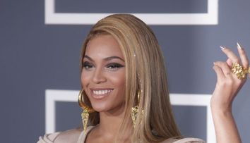 Gata cu rochiile decoltate si transparente. Ce regulament strict a fost impus pentru Premiile Grammy din acest an