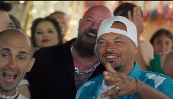Puya și Cabron, colaborare de excepție. Artiștii lansează cea mai nouă piesă, “Transilvanian Ninja”. Are legătură cu filmul în care a debutat Puya