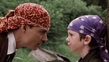 Baietelul care te-a facut sa plangi intr-un film iubit de toti copiii a ajuns de nerecunoscut. Cum arata azi pustiul de langa Johnny Depp