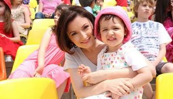 Peste 30.000 de romani au semnat petitia Vreau si eu parintii mei pe stirileprotv.ro