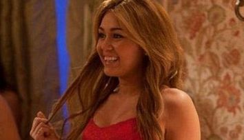 Miley Cyrus, in sutien si pantaloni scurti in noul ei film!