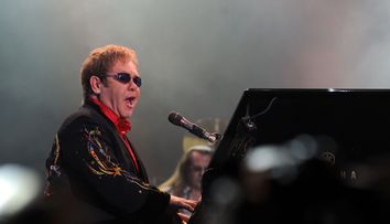 Noi detalii despre starea de sănătate a lui Elton John, după ce și-a pierdut parțial vederea! În ce stare se află acum starul în vârstă de 78 de ani