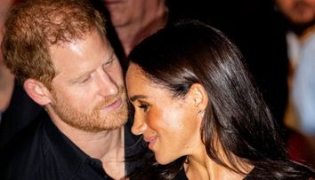 Meghan Markle a postat o poză în care se vede chipul lui Lilibeth, fiica ei cu Harry! Fanii cred că seamănă cu prințesa Charlotte, verișoara ei