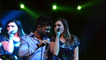 Alina Eremia si Dorian Popa, sarut din greseala la concertul LaLa Band din Constanta: FOTO