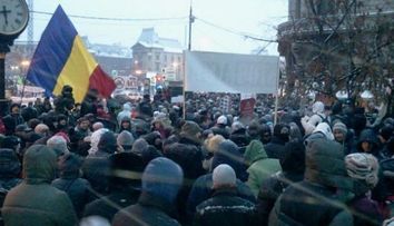 GALERIE FOTO Proteste anti-ACTA in Piata Universitatii din Bucuresti. 