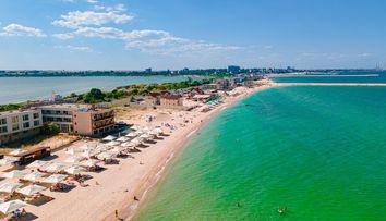 Care este cea mai ieftină stațiune de pe litoralul românesc, în vara lui 2025. Prețurile sunt la jumătate față de Mamaia sau Vama Veche