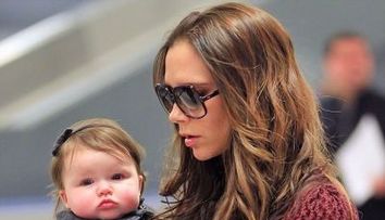 Poza zilei: Harper Seven Beckham, cea mai tanara fashionista in viata - GALERIE FOTO