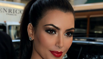 Kim Kardashian in viata reala, fara Photoshop si fara machiaj. Fanii au avut un soc, dar vedeta e mandra de poza