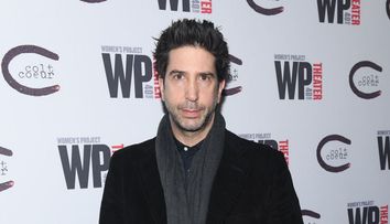 La doar nouă ani, fiica lui David Schwimmer, Ross din Friends, s-a tuns zero pentru a transmite un mesaj